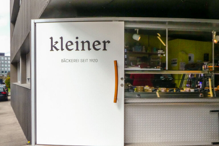 Kiosk-Tür-Beschriftung